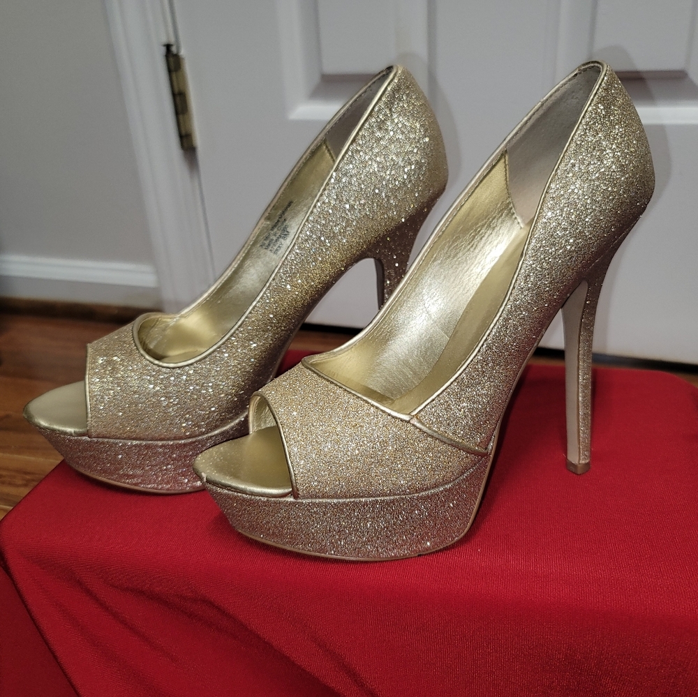 Glittery gold platform peeptoe pumps